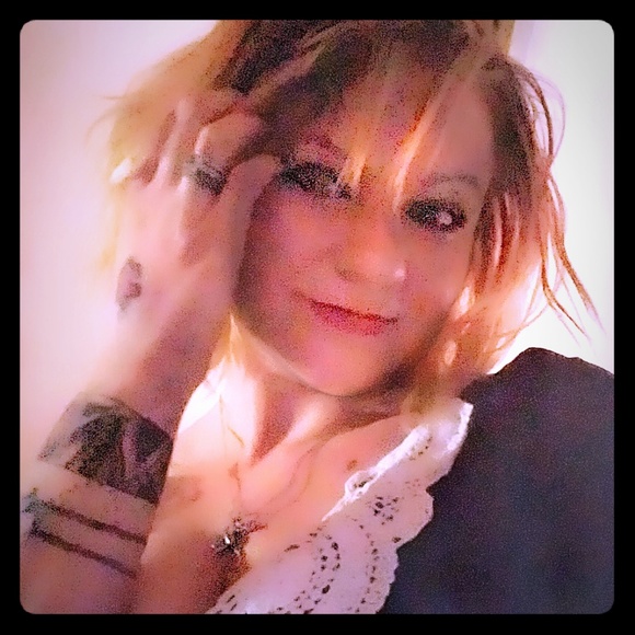 Meet your Posher, Marianne - Picture 1 of 6